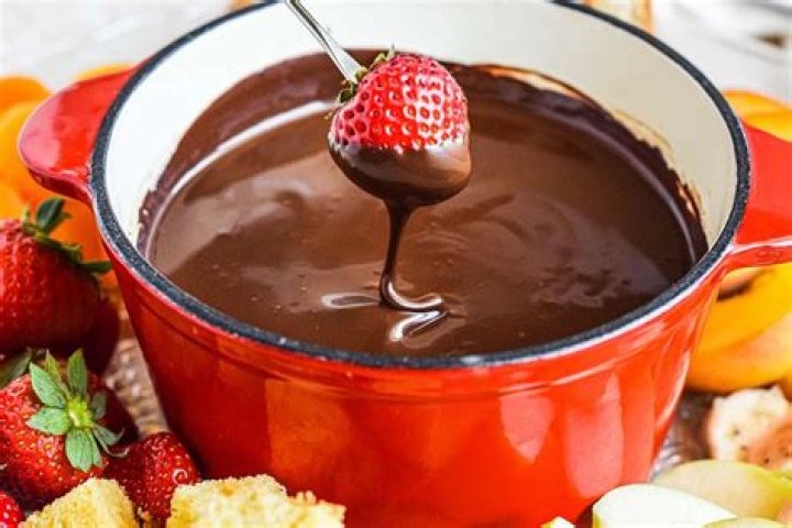 How do you make chocolate fondu?