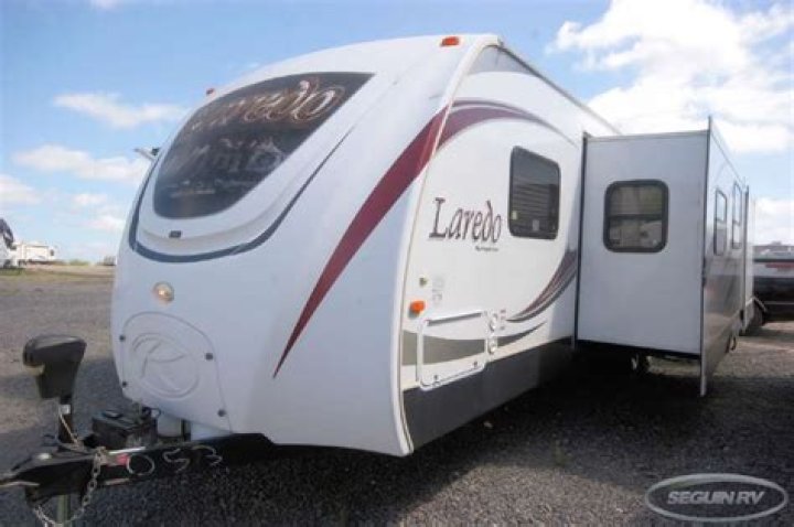 How much is a 2013 Keystone Laredo worth?