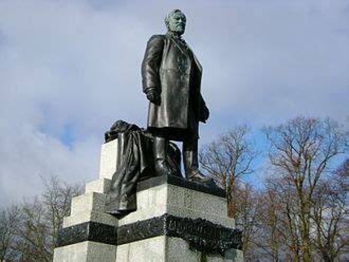 How much would Andrew Carnegie be worth today