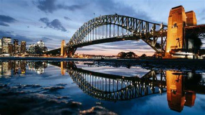 sydney harbor bridge