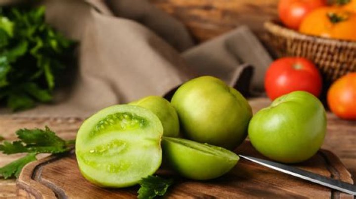 What can you do with unripened tomatoes?